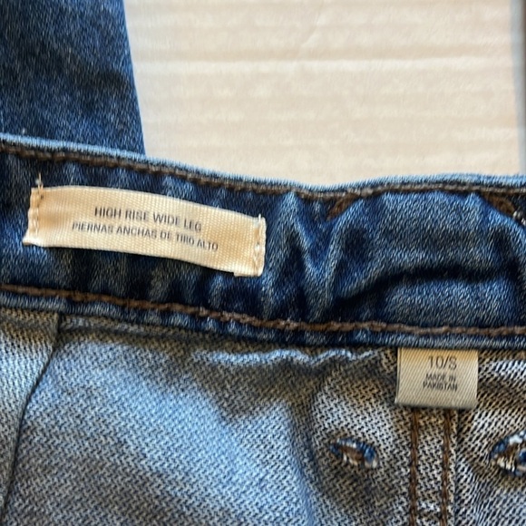 NWT-universal thread-10 short-medium denim-high-rise, wide leg jeans - Picture 7 of 14